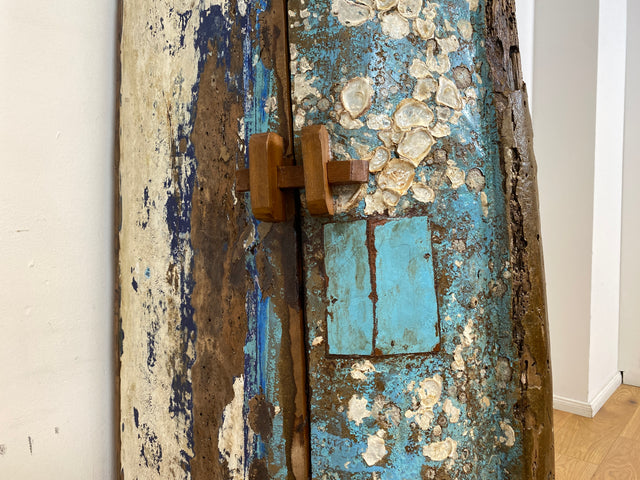 Boatwood by WMK I Einzigartiger handgefertigter Schrank gebaut aus echtem Fischerboot I Highboard Bücherschrank Bücherregal Holzregal Wäscheschrank Kommode Boot Einbaum Rarität Kunstwerk Bootsmöbel