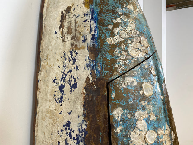 Boatwood by WMK I Einzigartiger handgefertigter Schrank gebaut aus echtem Fischerboot I Highboard Bücherschrank Bücherregal Holzregal Wäscheschrank Kommode Boot Einbaum Rarität Kunstwerk Bootsmöbel