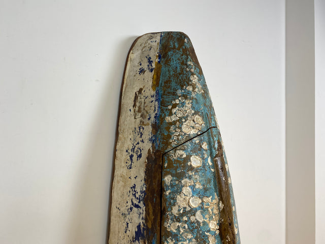 Boatwood by WMK I Einzigartiger handgefertigter Schrank gebaut aus echtem Fischerboot I Highboard Bücherschrank Bücherregal Holzregal Wäscheschrank Kommode Boot Einbaum Rarität Kunstwerk Bootsmöbel