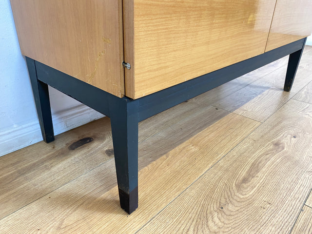 WMK # Minimalistische helle 70er Jahre DDR Kommode mit formschönen Originalgriffen # Lowboard Sideboard Wäschekommode Schuhschrank Schuhkommode TV-Bank TV-Lowboard Vintage Retro Berlin Leipzig Dresden
