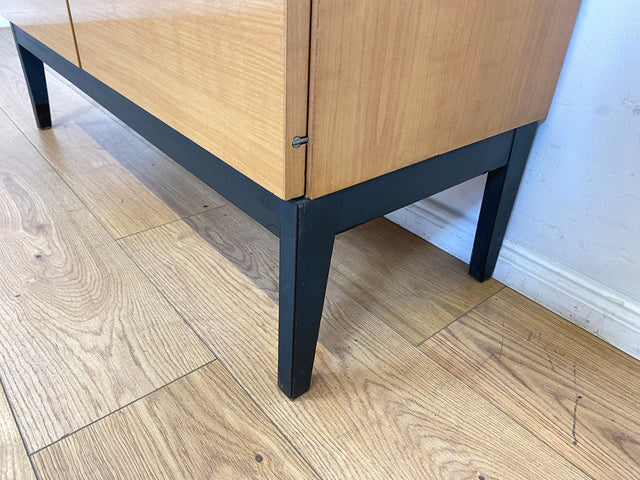 WMK # Minimalistische helle 70er Jahre DDR Kommode mit formschönen Originalgriffen # Lowboard Sideboard Wäschekommode Schuhschrank Schuhkommode TV-Bank TV-Lowboard Vintage Retro Berlin Leipzig Dresden
