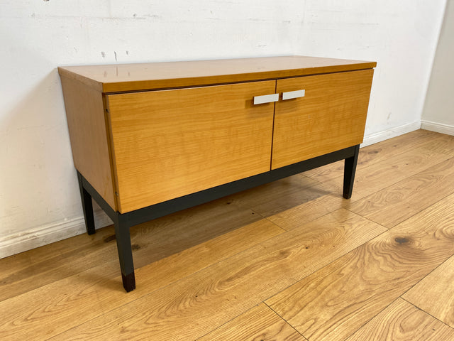 WMK # Minimalistische helle 70er Jahre DDR Kommode mit formschönen Originalgriffen # Lowboard Sideboard Wäschekommode Schuhschrank Schuhkommode TV-Bank TV-Lowboard Vintage Retro Berlin Leipzig Dresden