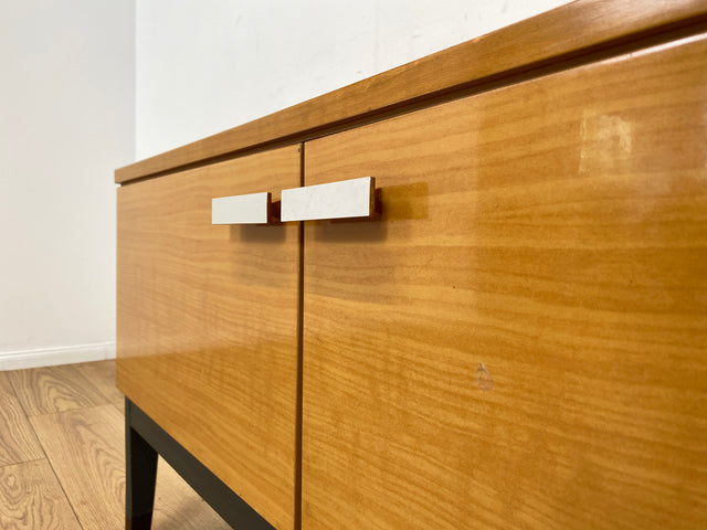 WMK # Minimalistische helle 70er Jahre DDR Kommode mit formschönen Originalgriffen # Lowboard Sideboard Wäschekommode Schuhschrank Schuhkommode TV-Bank TV-Lowboard Vintage Retro Berlin Leipzig Dresden
