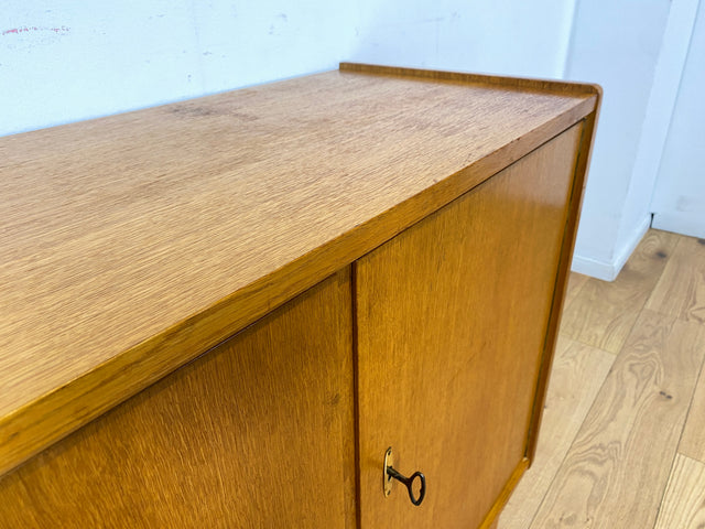 WMK I Stilvolle helle Mid-Century Kommode in Eiche, bau ähnlich mit VEB Hellerau I Sideboard Schrank Wäschekommode Anrichte TV Bank Schuhschrank Flurkommode 60er Vintage DDR Berlin Essen Regensburg