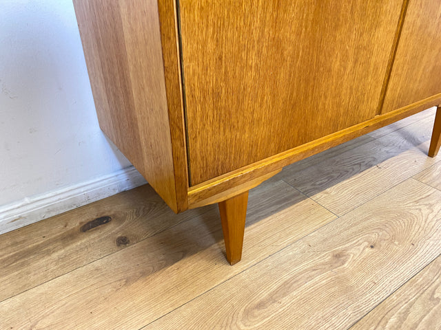 WMK I Stilvolle helle Mid-Century Kommode in Eiche, bau ähnlich mit VEB Hellerau I Sideboard Schrank Wäschekommode Anrichte TV Bank Schuhschrank Flurkommode 60er Vintage DDR Berlin Essen Regensburg