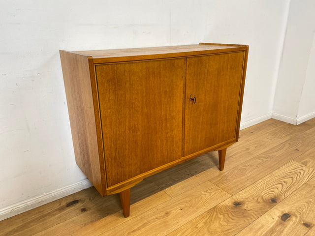 WMK I Stilvolle helle Mid-Century Kommode in Eiche, bau ähnlich mit VEB Hellerau I Sideboard Schrank Wäschekommode Anrichte TV Bank Schuhschrank Flurkommode 60er Vintage DDR Berlin Essen Regensburg