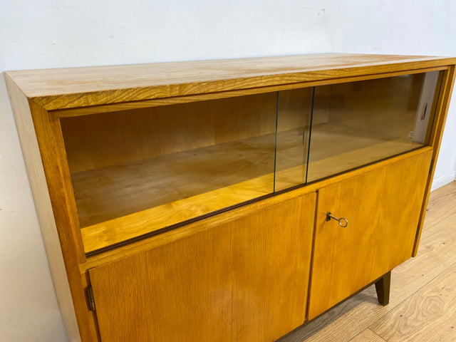 WMK I Sehr schöne helle Mid-Century Kommode mit Vitrine und konischen Füßen I Sideboard Wäschekommode TV Lowboard Bank Barkommode Chest Schrank Sideboard Vintage 50er 60er Frankfurt Magdeburg Potsdam