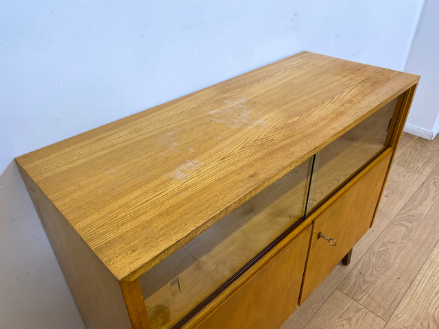 WMK I Sehr schöne helle Mid-Century Kommode mit Vitrine und konischen Füßen I Sideboard Wäschekommode TV Lowboard Bank Barkommode Chest Schrank Sideboard Vintage 50er 60er Frankfurt Magdeburg Potsdam