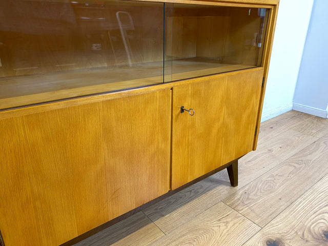 WMK I Sehr schöne helle Mid-Century Kommode mit Vitrine und konischen Füßen I Sideboard Wäschekommode TV Lowboard Bank Barkommode Chest Schrank Sideboard Vintage 50er 60er Frankfurt Magdeburg Potsdam