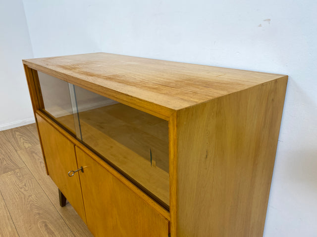 WMK I Sehr schöne helle Mid-Century Kommode mit Vitrine und konischen Füßen I Sideboard Wäschekommode TV Lowboard Bank Barkommode Chest Schrank Sideboard Vintage 50er 60er Frankfurt Magdeburg Potsdam