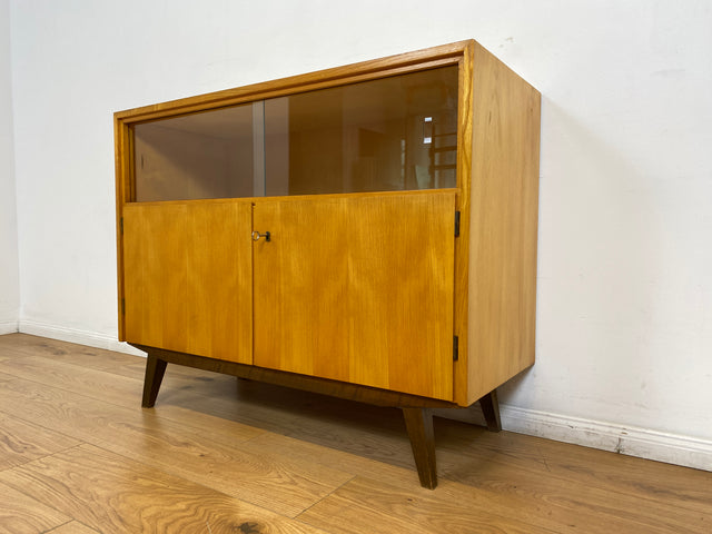 WMK I Sehr schöne helle Mid-Century Kommode mit Vitrine und konischen Füßen I Sideboard Wäschekommode TV Lowboard Bank Barkommode Chest Schrank Sideboard Vintage 50er 60er Frankfurt Magdeburg Potsdam