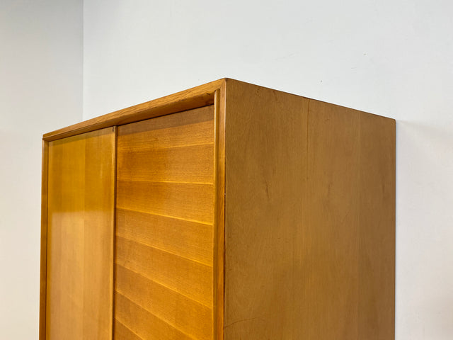 WMK Hochwertiger, stilvoller & sehr gut erhaltener heller 60er Jahre Mid-Century Kleiderschrank aus vollem Holz # Schrank Schlafzimmerschrank Flurschrank Garderobe Wäscheschrank Wardrobe Vintage 50er