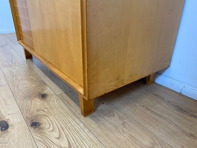 WMK Hochwertiger, stilvoller & sehr gut erhaltener heller 60er Jahre Mid-Century Kleiderschrank aus vollem Holz # Schrank Schlafzimmerschrank Flurschrank Garderobe Wäscheschrank Wardrobe Vintage 50er
