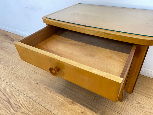 WMK I Formschöner heller Mid-Century Nachtisch mit Schublade, Klappe & Glasauflage I Nachtschrank Nachtkommode Nachtschränkchen Kommode Beistelltisch 50er 60er Retro Vintage Berlin Bremen Saarland