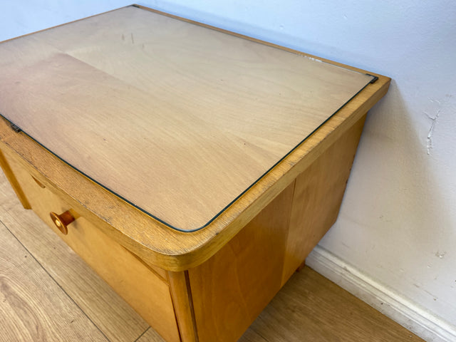 WMK I Formschöner heller Mid-Century Nachtisch mit Schublade, Klappe & Glasauflage I Nachtschrank Nachtkommode Nachtschränkchen Kommode Beistelltisch 50er 60er Retro Vintage Berlin Bremen Saarland