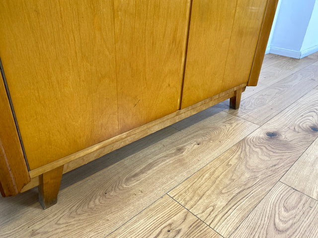 WMK I Formschöner heller Mid-Century Wäscheschrank mit innenliegenden Schubladen I Schrank Wardrobe Highboard Kommode Wäschekommode Schuhschrank Flurschrank Vintage 50er 60er Berlin Bremen Frankfurt