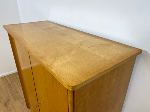 WMK I Formschöner heller Mid-Century Wäscheschrank mit innenliegenden Schubladen I Schrank Wardrobe Highboard Kommode Wäschekommode Schuhschrank Flurschrank Vintage 50er 60er Berlin Bremen Frankfurt