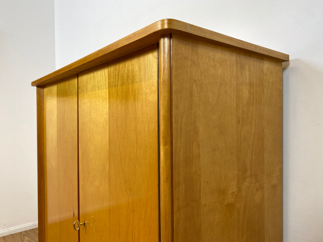 WMK I Formschöner heller Mid-Century Wäscheschrank mit innenliegenden Schubladen I Schrank Wardrobe Highboard Kommode Wäschekommode Schuhschrank Flurschrank Vintage 50er 60er Berlin Bremen Frankfurt