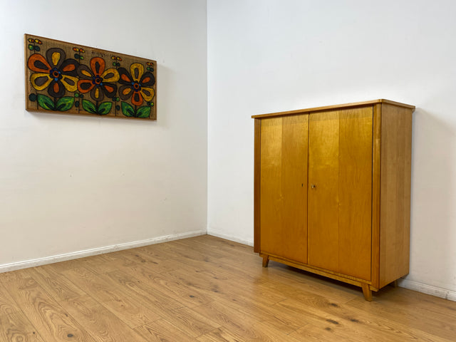 WMK I Formschöner heller Mid-Century Wäscheschrank mit innenliegenden Schubladen I Schrank Wardrobe Highboard Kommode Wäschekommode Schuhschrank Flurschrank Vintage 50er 60er Berlin Bremen Frankfurt