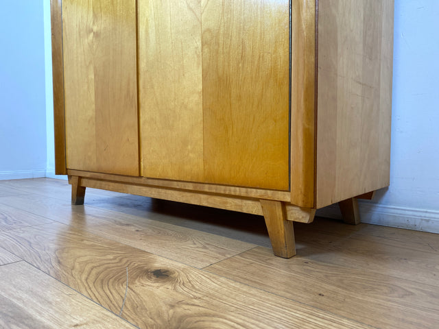 WMK I Formschöner heller Mid-Century Wäscheschrank mit innenliegenden Schubladen I Schrank Wardrobe Highboard Kommode Wäschekommode Schuhschrank Flurschrank Vintage 50er 60er Berlin Bremen Frankfurt