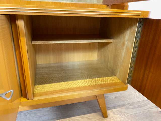 WMK I Besonders schöner heller Mid-Century Wohnzimmerschrank "Berlin" mit Vitrine und Glasböden I Schrank Highboard Anrichte Wohnwand Buffet Cabinet Sideboard Vintage 50er 60er München Köln Dresden