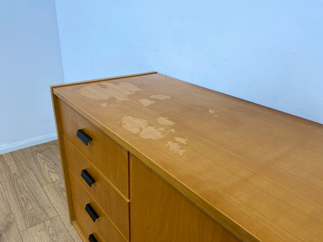 WMK I Versand 85€ I Stilvolles helles Mid-Century Sideboard mit Schubladen von VEB Südthüringer Möbelwerken, 1965 I Kommode Schrank Anrichte TV Bank Lowboard Cabinet 60er Vintage DDR Berlin Köln Trier
