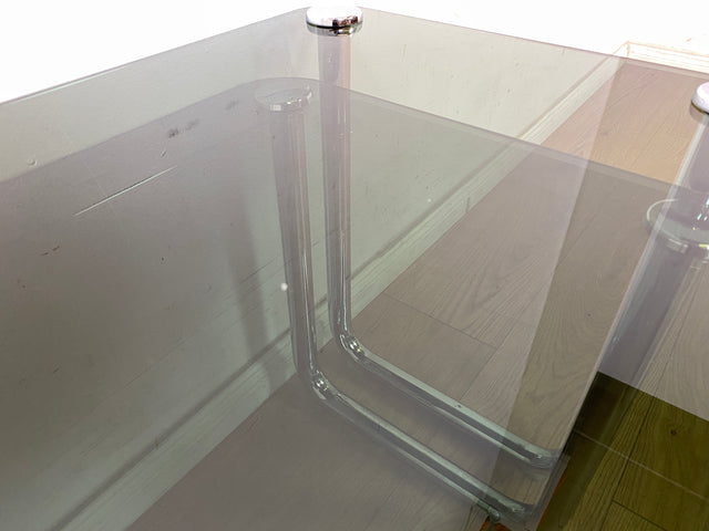 WMK # Formschöner und sehr gut erhaltener ital. Space Age 2-in-1 Satztisch aus Chrom mit stilvollem Rauchglas, um 1970 # Couchtisch Beistelltisch Glastisch Schachteltisch Coffee Nesting Table Vintage