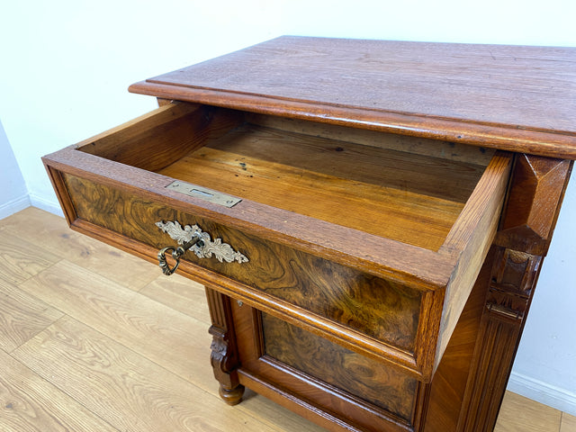 WMK I Vornehme kleine antike Kommode aus vollem Holz in Nussbaumwurzel mit Schublade , um 1880 I Schrank Schränkchen Ablage Flur Wäsche Vertiko Gründerzeit Historismus Vintage Berlin München Dresden