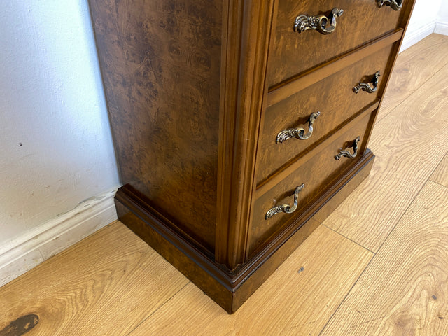 WMK I Versand 85€ I Elegante kleine dunkle Vintage Kommode mit 7 Schubladen und edlen Messinggriffen I Schubladenkommode Schrank Flurkommode Wäschekommode Säule Retro Berlin Bamberg Schwerin Duisburg