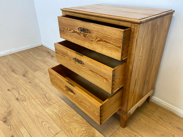 WMK I Wunderschöne kleine nordische antike Kommode aus vollem Holz mit Schubladen und Messingbeschlägen I Schrank Flur Weichholz Wäsche Bauern Landhaus Vintage Biedermeier Berlin Bielefeld Düsseldorf