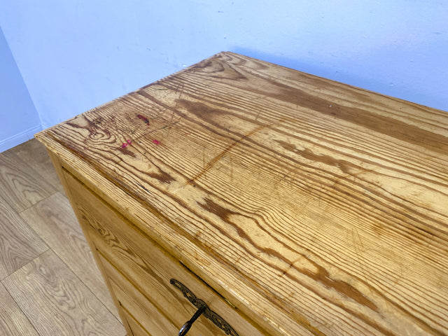 WMK I Wunderschöne kleine nordische antike Kommode aus vollem Holz mit Schubladen und Messingbeschlägen I Schrank Flur Weichholz Wäsche Bauern Landhaus Vintage Biedermeier Berlin Bielefeld Düsseldorf