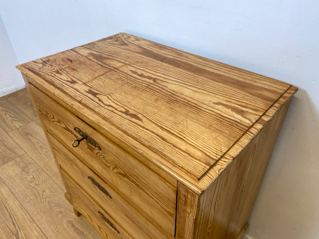 WMK I Wunderschöne kleine nordische antike Kommode aus vollem Holz mit Schubladen und Messingbeschlägen I Schrank Flur Weichholz Wäsche Bauern Landhaus Vintage Biedermeier Berlin Bielefeld Düsseldorf