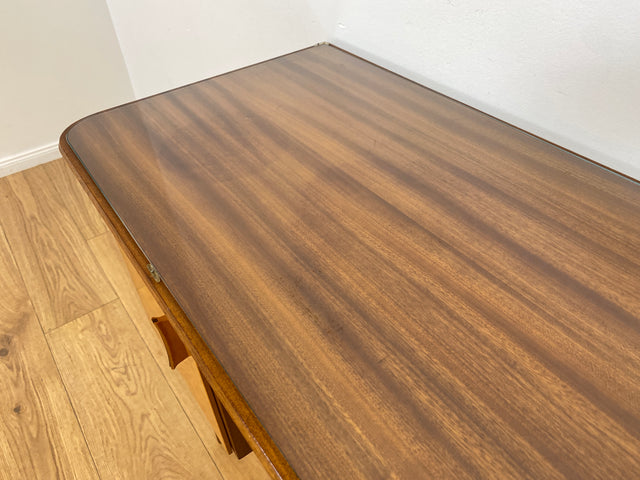 WMK Formschöner und sehr gut erhaltener kleiner Mid-Century Schminktisch von VEB Heidenau mit abnehm. Glasauflage # Frisierkommode Schreibtisch Desk Sekretär Dominia Rockabilly Vintage Retro 50er 60er