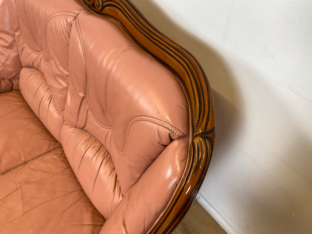WMK I Elegantes und sehr gemütliches kleiner Stilmöbel Sofa im Barock Stil mit seltenem Altrosa Echtleder Bezug I Couch Sofa 2-Sitzer 2er Leder Leather Rokoko Chippendale Vintage Berlin Dresden Bayern