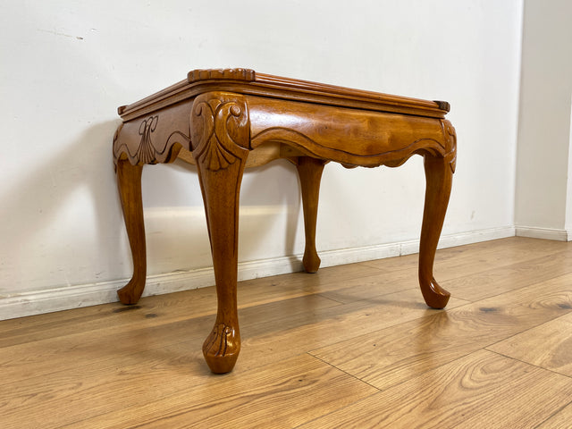 WMK # Wunderschöner, hochwertiger und sehr gut erhaltener kleiner Vintage Couchtisch in antikem Stil, massiv & handverziert # Beistelltisch Wohnzimmertisch Glastisch Coffee Table Chippendale Stilmöbel