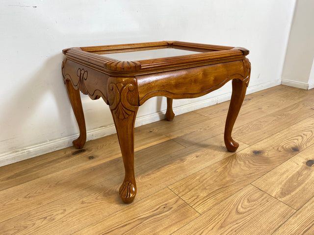 WMK # Wunderschöner, hochwertiger und sehr gut erhaltener kleiner Vintage Couchtisch in antikem Stil, massiv & handverziert # Beistelltisch Wohnzimmertisch Glastisch Coffee Table Chippendale Stilmöbel