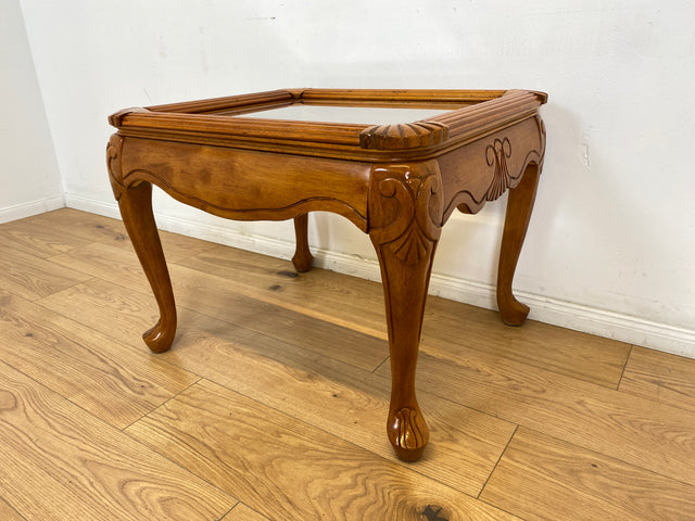 WMK # Wunderschöner, hochwertiger und sehr gut erhaltener kleiner Vintage Couchtisch in antikem Stil, massiv & handverziert # Beistelltisch Wohnzimmertisch Glastisch Coffee Table Chippendale Stilmöbel