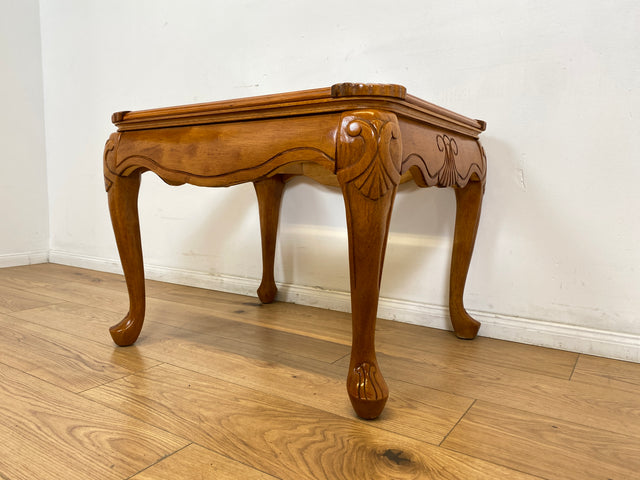 WMK # Wunderschöner, hochwertiger und sehr gut erhaltener kleiner Vintage Couchtisch in antikem Stil, massiv & handverziert # Beistelltisch Wohnzimmertisch Glastisch Coffee Table Chippendale Stilmöbel