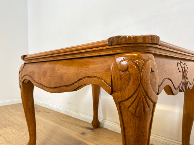 WMK # Wunderschöner, hochwertiger und sehr gut erhaltener kleiner Vintage Couchtisch in antikem Stil, massiv & handverziert # Beistelltisch Wohnzimmertisch Glastisch Coffee Table Chippendale Stilmöbel