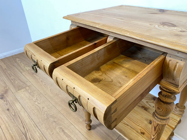 WMK I Wunderschöner kleiner antiker Nähtisch I Vollholz mit Schubladen und handgedrechselten Füßen I Nähkommode Kommode Beistelltisch Flurkommode Weichholz Biedermeier Vintage Berlin Regensburg Bremen