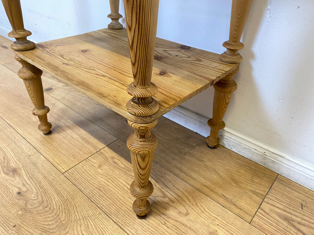 WMK I Wunderschöner kleiner antiker Nähtisch I Vollholz mit Schubladen und handgedrechselten Füßen I Nähkommode Kommode Beistelltisch Flurkommode Weichholz Biedermeier Vintage Berlin Regensburg Bremen