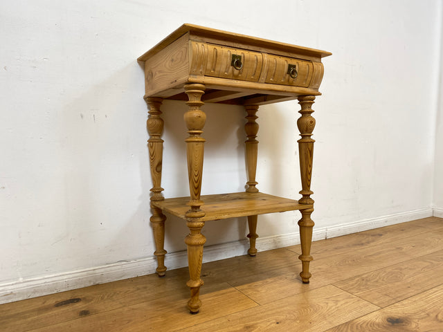 WMK I Wunderschöner kleiner antiker Nähtisch I Vollholz mit Schubladen und handgedrechselten Füßen I Nähkommode Kommode Beistelltisch Flurkommode Weichholz Biedermeier Vintage Berlin Regensburg Bremen