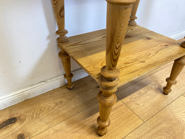 WMK I Wunderschöner kleiner antiker Nähtisch I Vollholz mit Schubladen und handgedrechselten Füßen I Nähkommode Kommode Beistelltisch Flurkommode Weichholz Biedermeier Vintage Berlin Regensburg Bremen