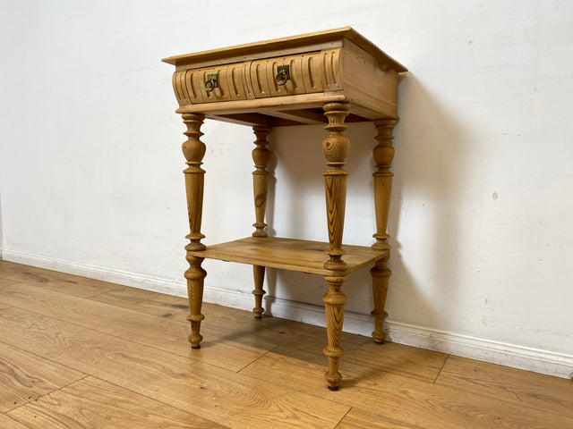 WMK I Wunderschöner kleiner antiker Nähtisch I Vollholz mit Schubladen und handgedrechselten Füßen I Nähkommode Kommode Beistelltisch Flurkommode Weichholz Biedermeier Vintage Berlin Regensburg Bremen