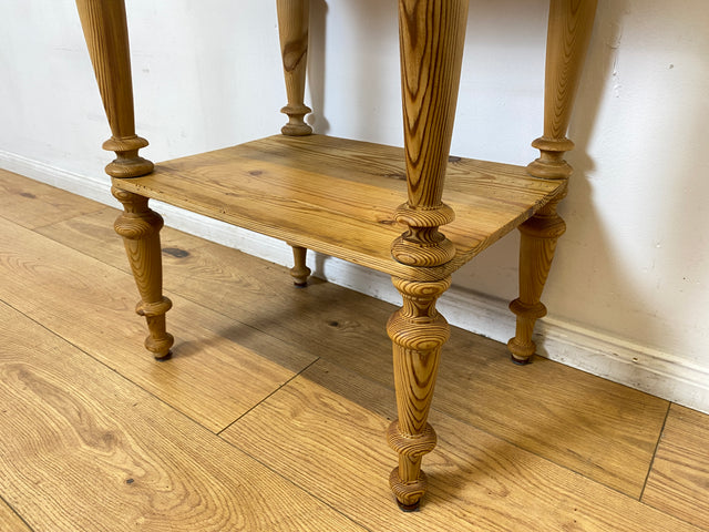 WMK I Wunderschöner kleiner antiker Nähtisch I Vollholz mit Schubladen und handgedrechselten Füßen I Nähkommode Kommode Beistelltisch Flurkommode Weichholz Biedermeier Vintage Berlin Regensburg Bremen