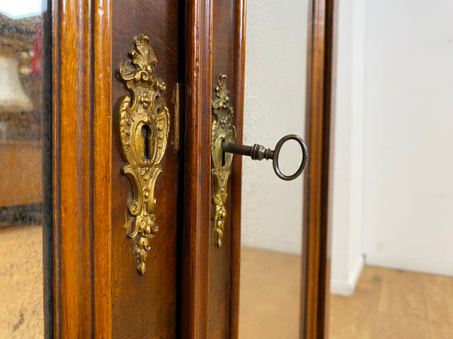 WMK I Charmantes kleines antikes Vertiko aus vollem Holz in Mahagoni mit Spiegeltüren I Schrank Wäscheschrank Highboard Kommode Schuhschrank Louis-Philippe Biedermeier Vintage I Berlin München