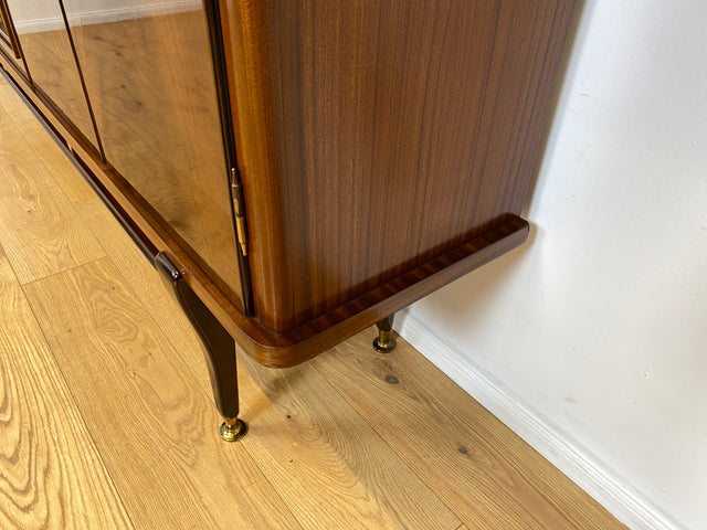 WMK I Besonders schöner dunkler & langer Mid-Century Wohnzimmerschrank mit Vitrine, Bar & Schubladen I Schrank Highboard Sideboard Anrichte Vintage 50er 6er Rockabilly Berlin Leipzig Stuttgart Bremen