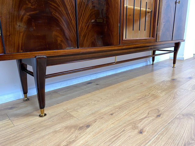 WMK I Besonders schöner dunkler & langer Mid-Century Wohnzimmerschrank mit Vitrine, Bar & Schubladen I Schrank Highboard Sideboard Anrichte Vintage 50er 6er Rockabilly Berlin Leipzig Stuttgart Bremen
