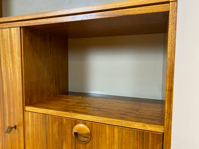 WMK I Kultiges modulares Designer Regalsystem 430 I Joachim Nebelung für VEB Hellerau mit Bar I Highboard Barschrank Bücherschrank Regalwand Stringregal Sideboard Mid-Century Vintage DDR 60er 70er