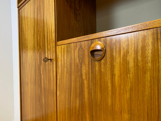 WMK I Kultiges modulares Designer Regalsystem 430 I Joachim Nebelung für VEB Hellerau mit Bar I Highboard Barschrank Bücherschrank Regalwand Stringregal Sideboard Mid-Century Vintage DDR 60er 70er